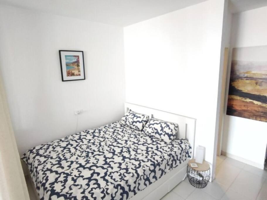 Ampio Appartamento In Ocean View Ov311 阿德耶 外观 照片