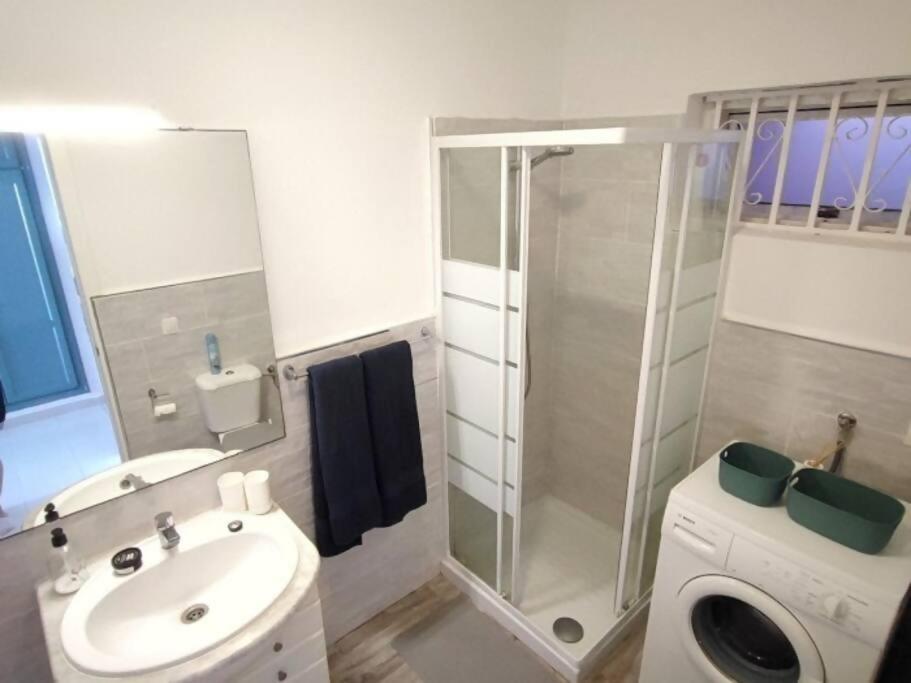 Ampio Appartamento In Ocean View Ov311 阿德耶 外观 照片