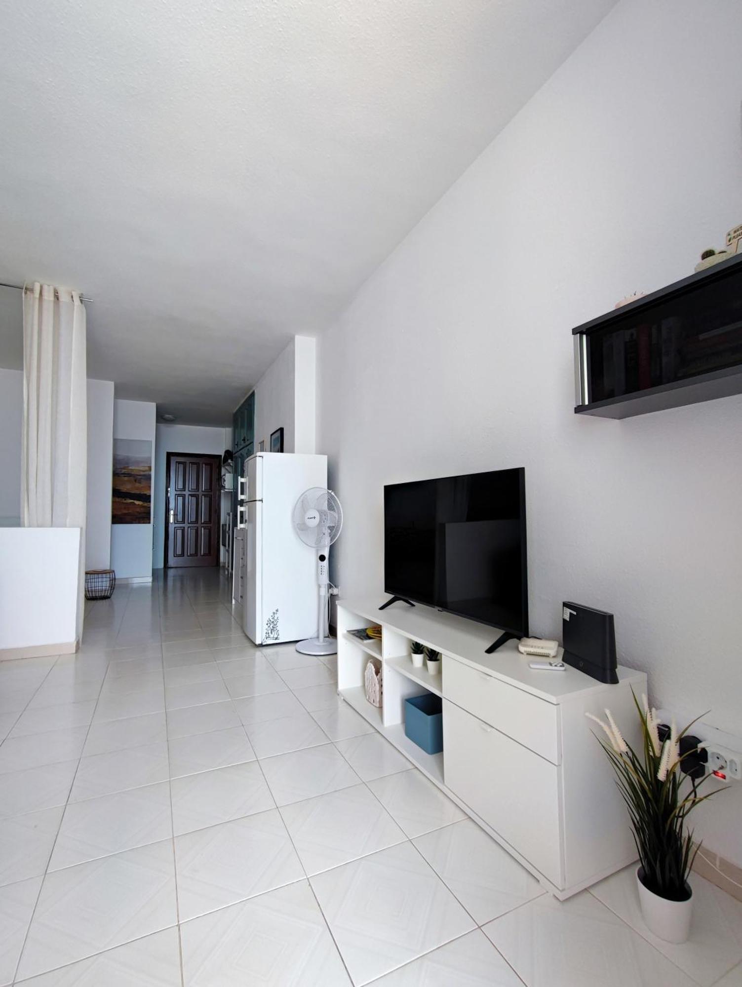 Ampio Appartamento In Ocean View Ov311 阿德耶 外观 照片